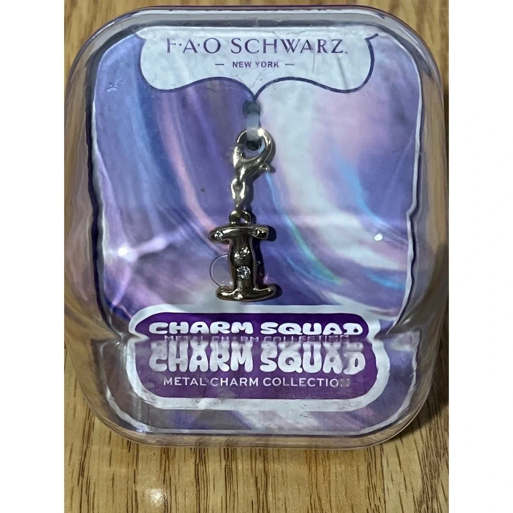 FAO Schwarz Charm Squad Metal Charm Collection Gold‎ Tone Initial Letter I New